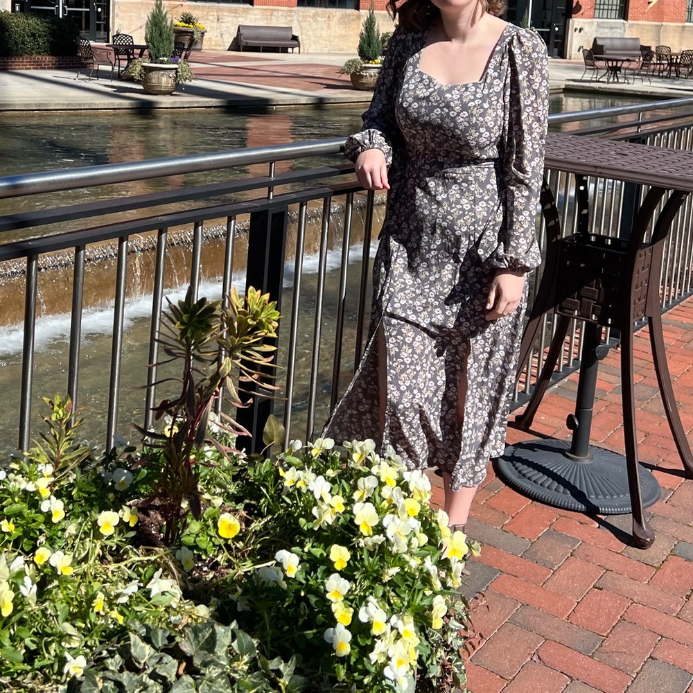 She + Sky Gray Floral Long Sleeve Dress